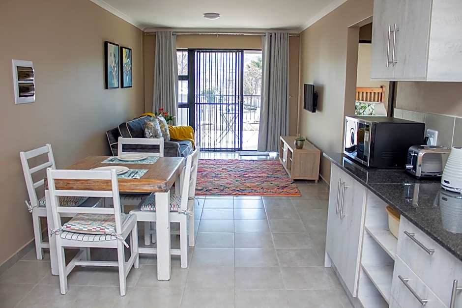 Airville Luxury Apartments, 7min Drive to Cresta Mall