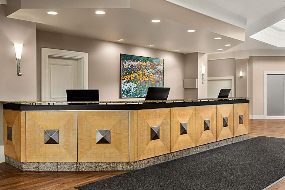 Grand Hotel & Conference Centre Calgary Airport, an Ascend Collection Hotel