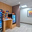 Holiday Inn Express Hotel & Suites Woodbridge By IHG