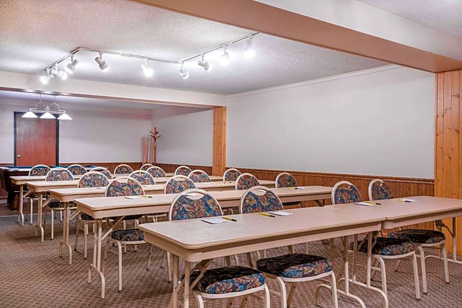 Super 8 by Wyndham Baxter/Brainerd Area