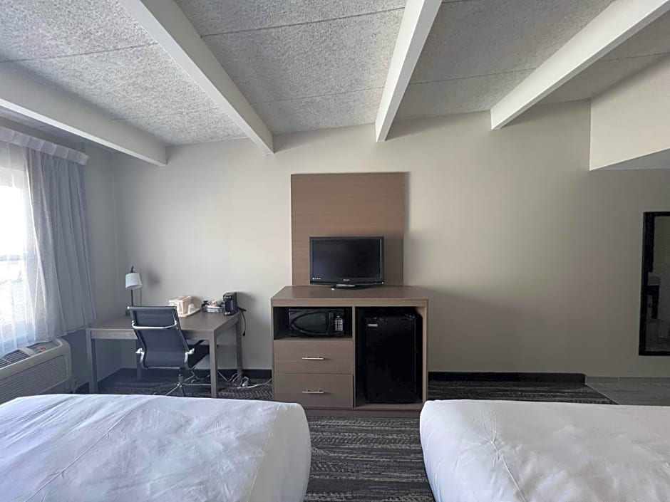 Days Inn by Wyndham Manitowoc