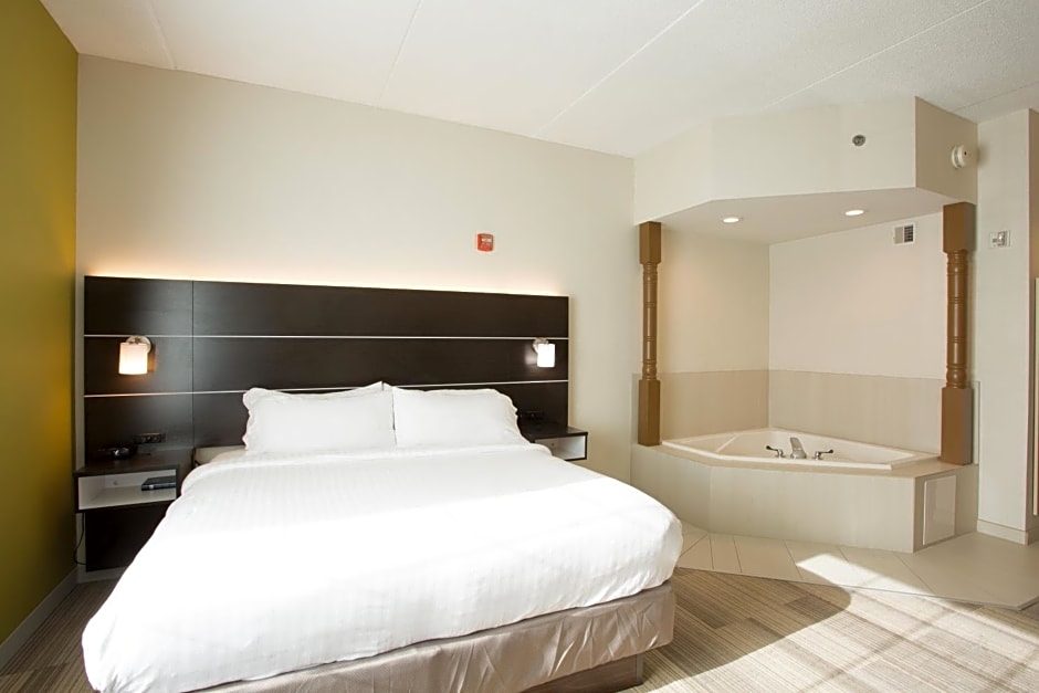 Holiday Inn Express Hotel & Suites Reading, an IHG Hotel
