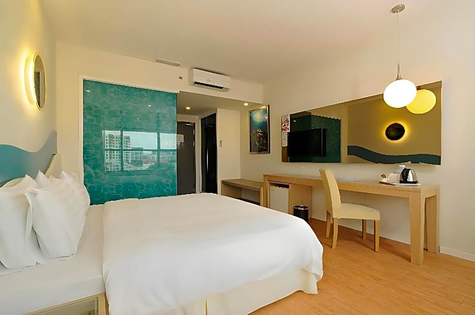 Oceania Hotel