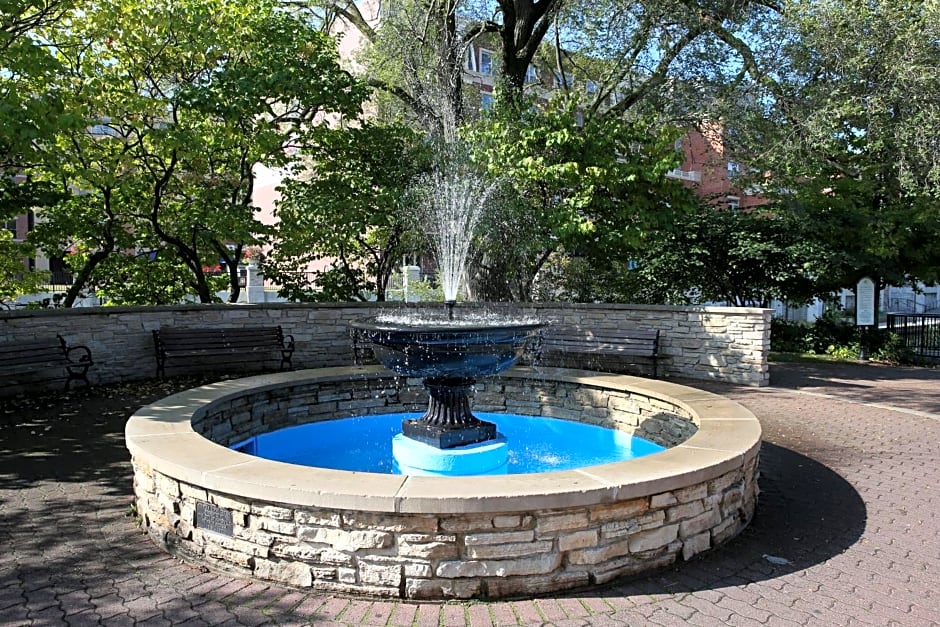 Hotel Indigo Naperville Riverwalk By IHG