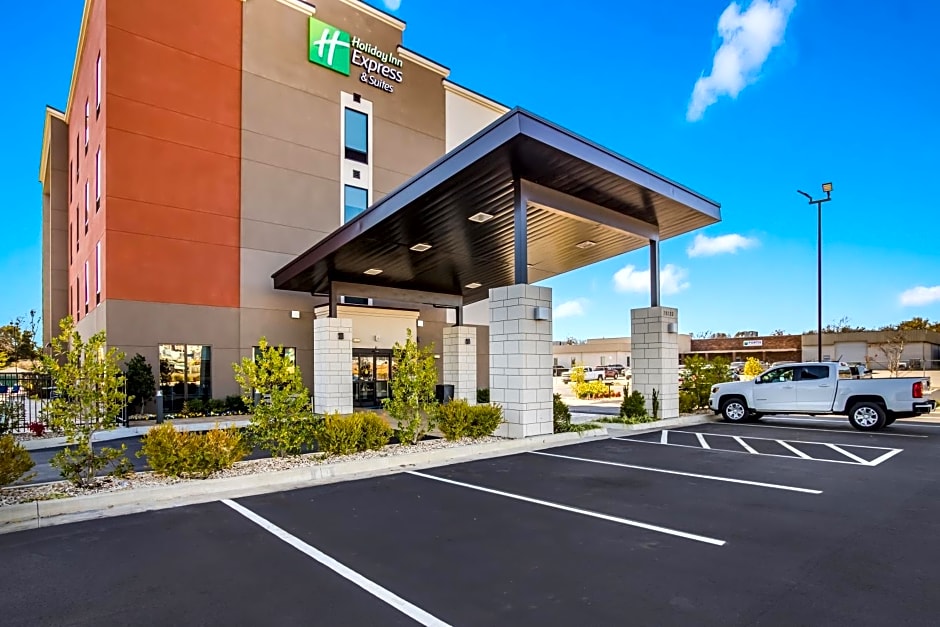 Holiday Inn Express & Suites East Tulsa - Catoosa