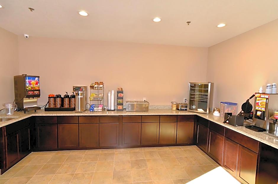 Cobblestone Inn & Suites - Holstein