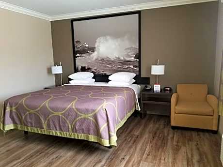 King Room - Non-Smoking