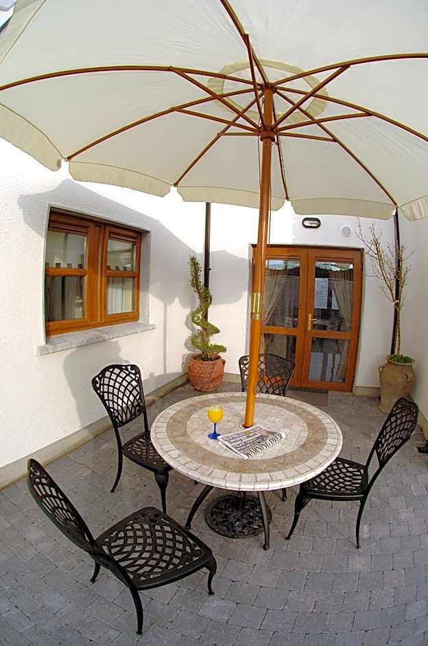 Avlon House Bed & Breakfast