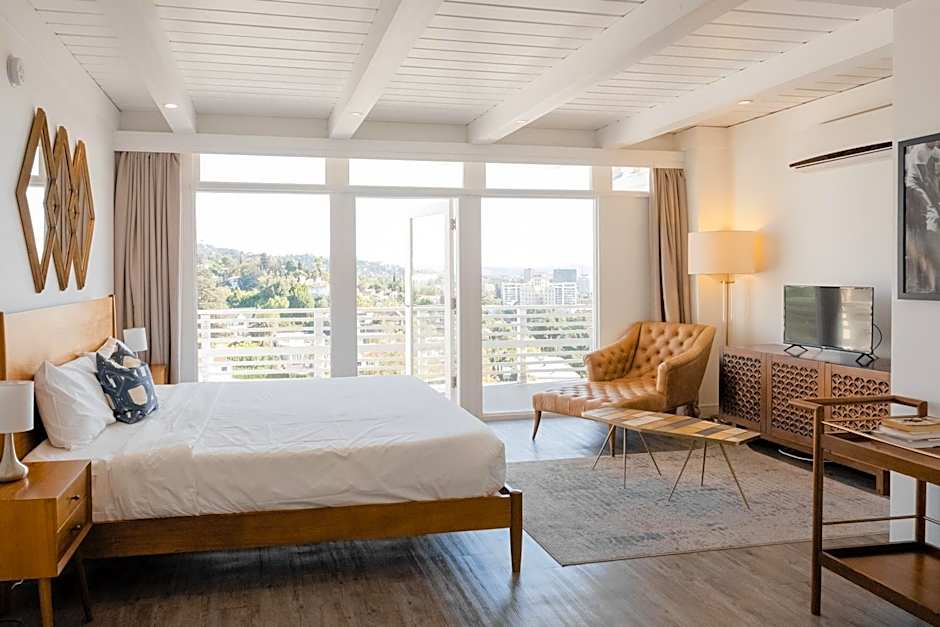 Hollywood Hills Hotel