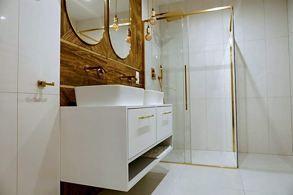 Hotel Przystań Przy Lesie