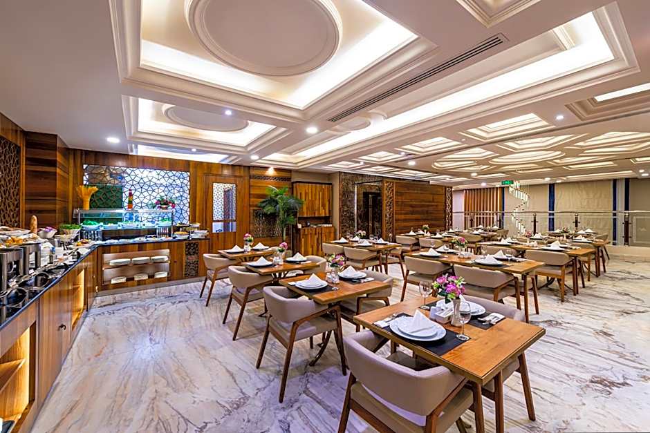 Crown Rose Al Sahafa Hotel