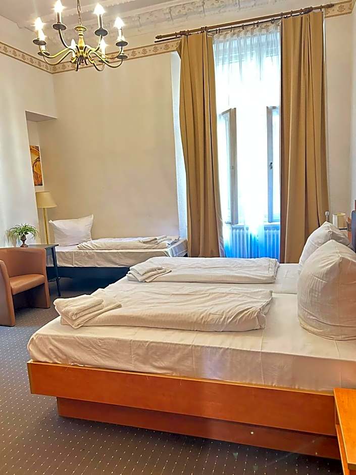 Hotel Adam