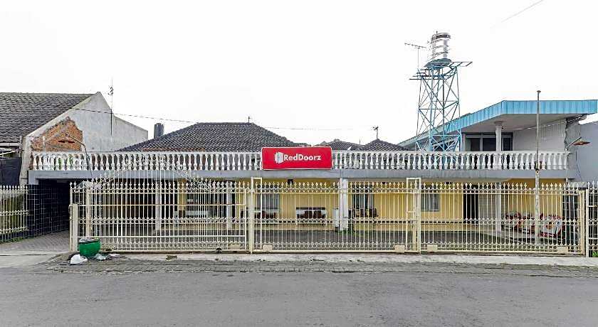 OYO 1289 Cbr Residence