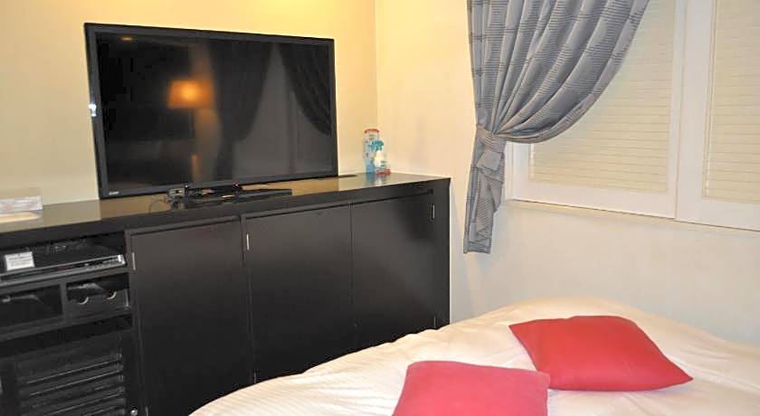 Hotel Woo (Adults Only)
