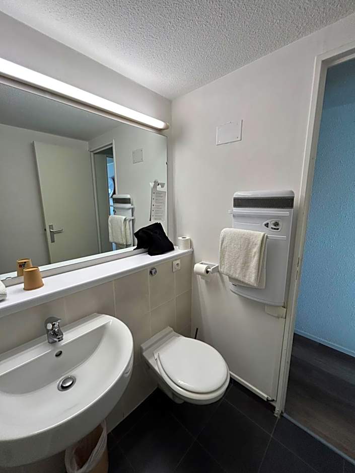 Campanile SablÃ©-Sur-Sarthe Vion