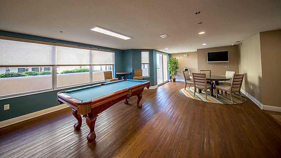 Family Friendly - Direct Oceanfront Sanibel 303