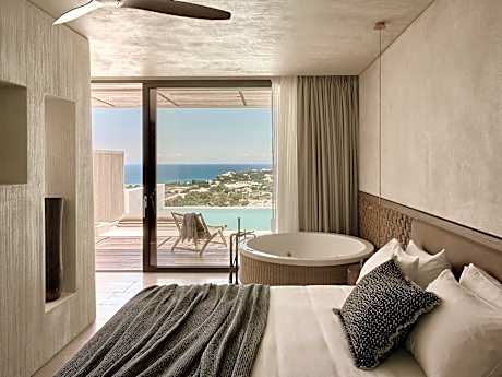 Honeymoon Suite with Private Pool and Sea View