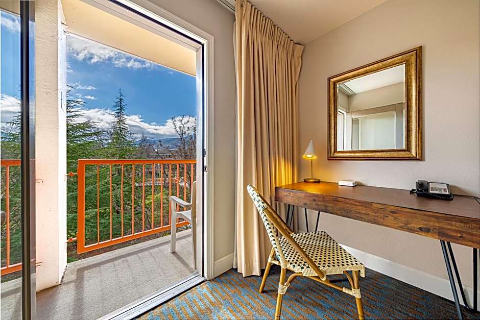 Ashland Hills Hotel & Suites