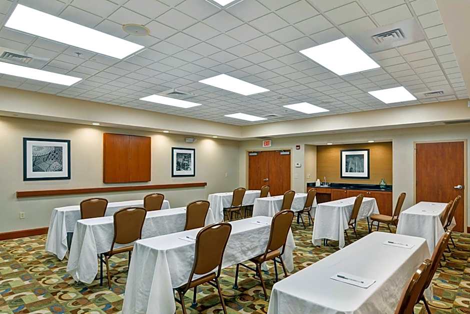 Hampton Inn By Hilton Hendersonville