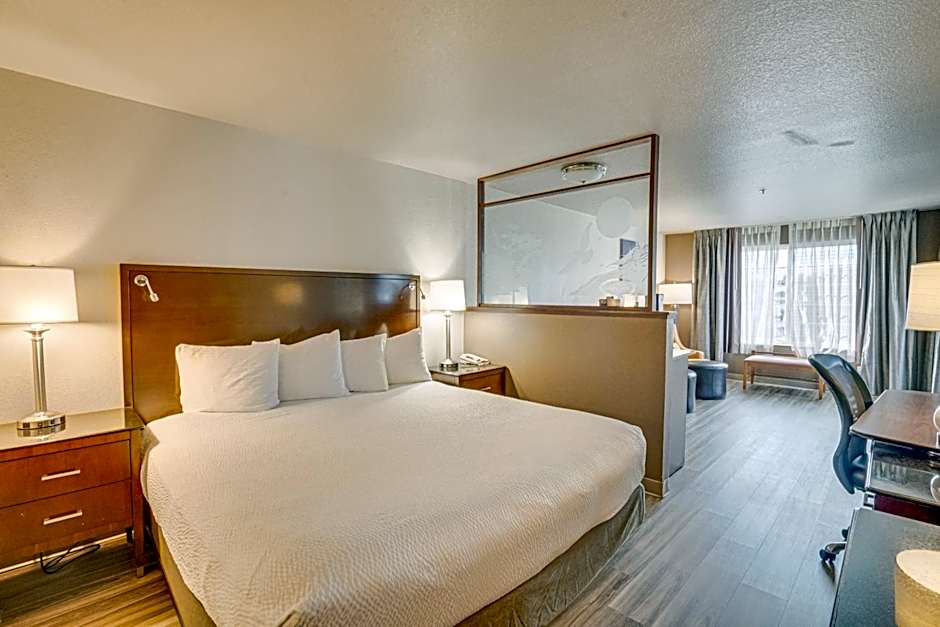 The Ashley Inn & Suites