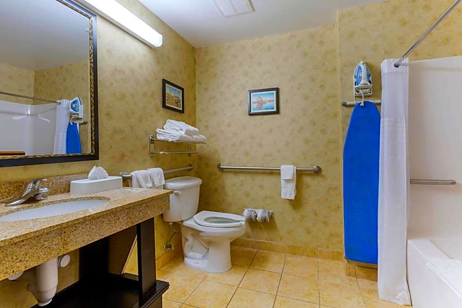 Comfort Inn & Suites Cambridge