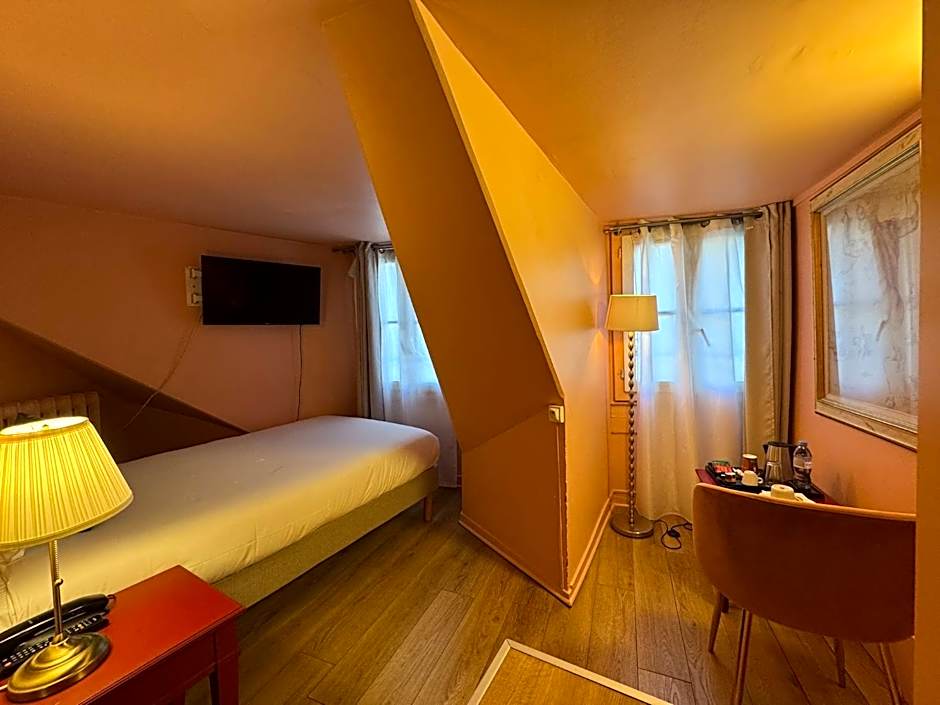 Paris Saint Honore Hotel