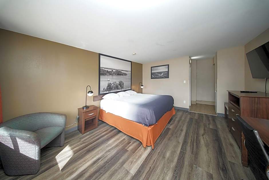 Super 8 by Wyndham Kingston