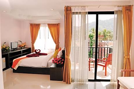 Deluxe Double or Twin Room with City View