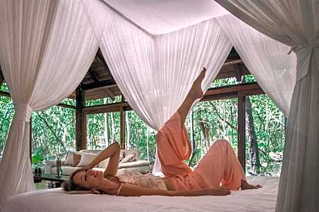 Jungle Suite Pepem with Terrace and Private Pool