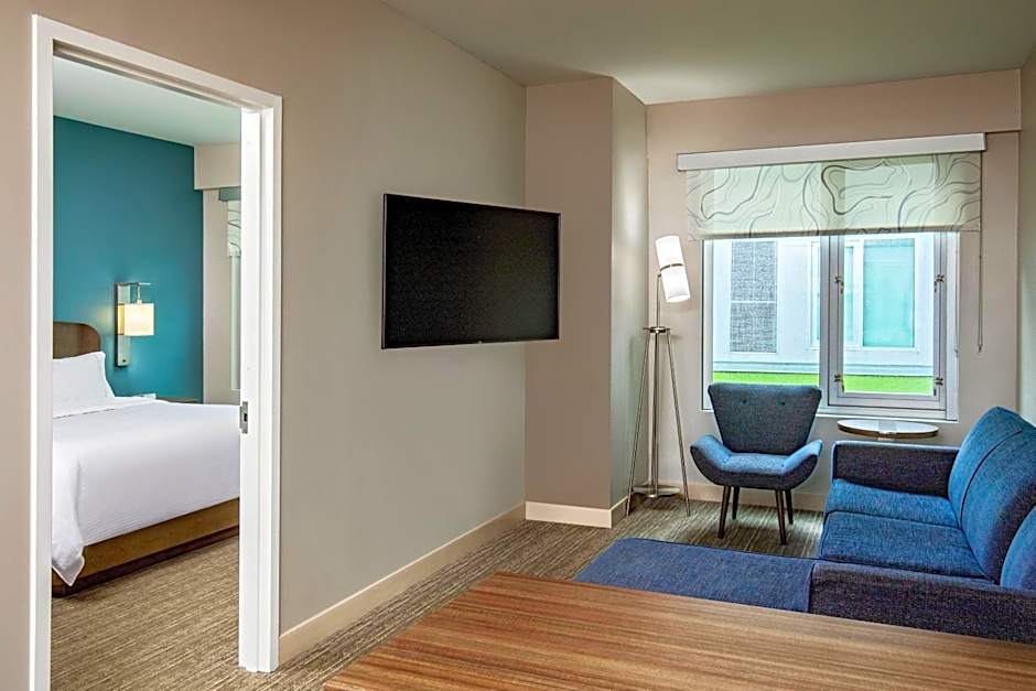 Element Hampton Peninsula Town Center