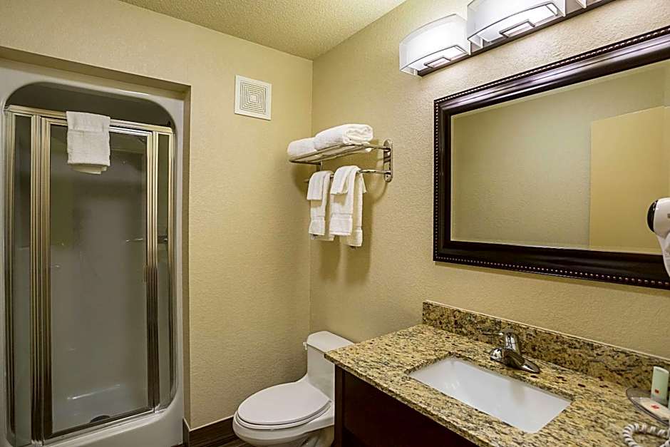 Clarion Inn & Suites Evansville