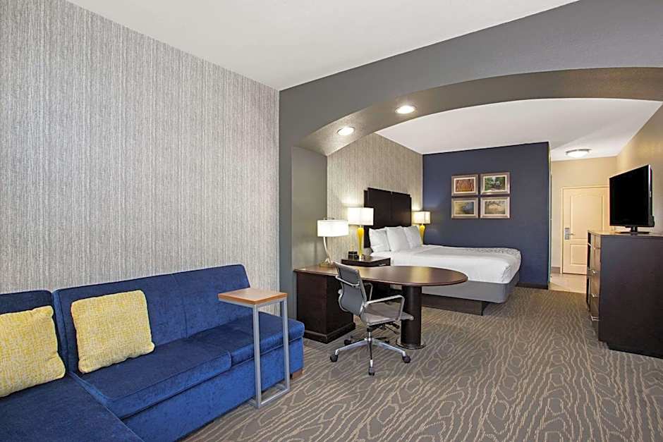 La Quinta Inn & Suites by Wyndham Palestine