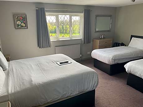 Deluxe Family Room