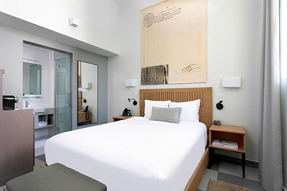 Palacio Provincial San Juan, Curio Collection by Hilton