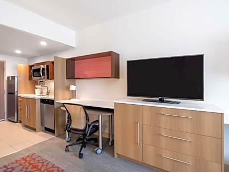 1 King Bed Studio Suite