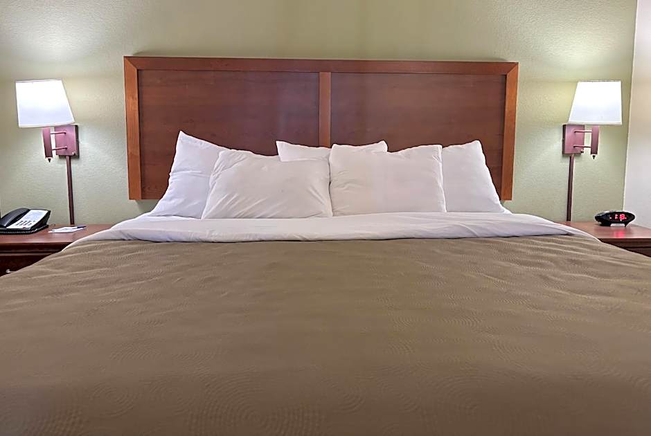 AmericInn by Wyndham Kewanee