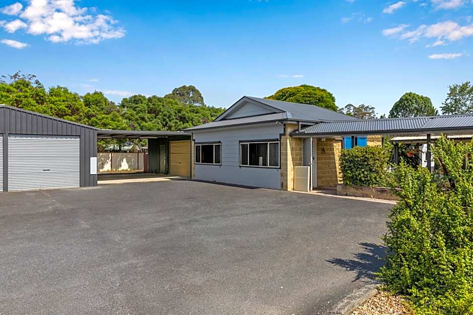 Bon Villas B&B Bonville - Adults Only, Pet Friendly Accommodation