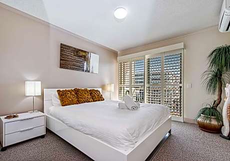 2 Bedroom Marina View Rooftop Apartment