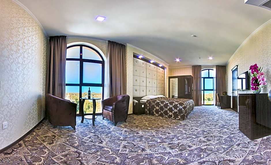 Plaza Hotel Bishkek
