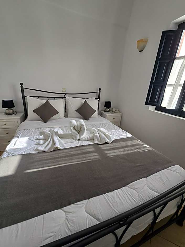 Anthonas Apartments