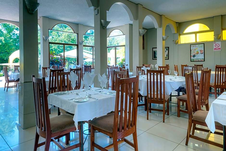 Victoria Falls Rainbow Hotel