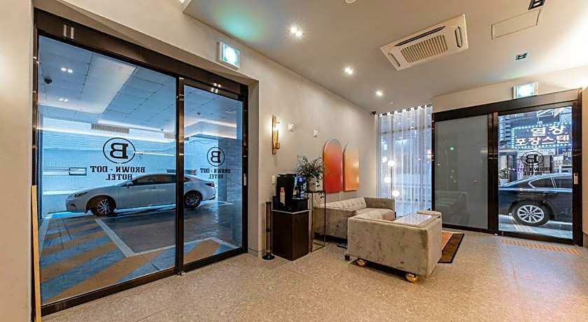 Brown-Dot Hotel Deokcheon