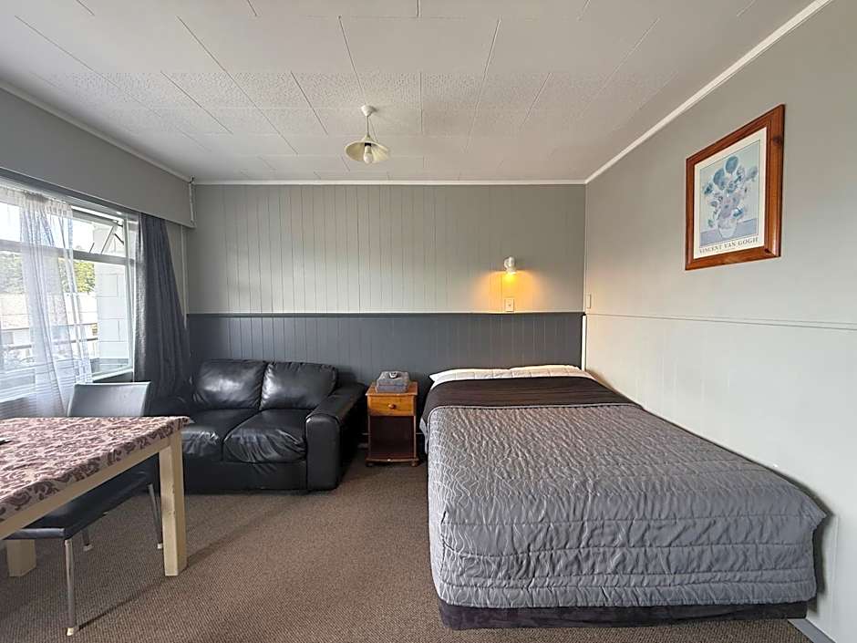 Central Court Motel