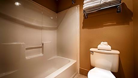 King Suite with Sofa Bed and Jetted Tub - Non-Smoking