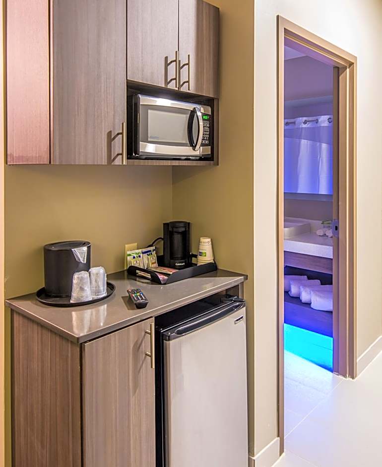 Holiday Inn Express & Suites Garland E - Lake Hubbard I30 By IHG