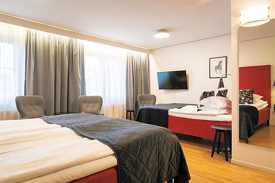 Photo 1 of 6 of Family 1 King Bed and 1 Double Bed