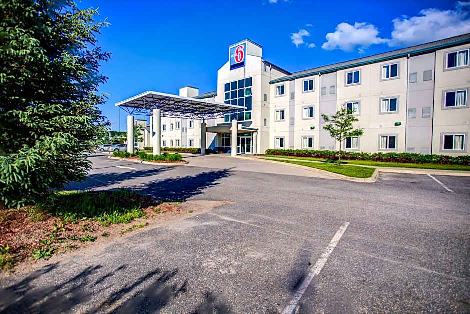 Motel 6 Huntsville
