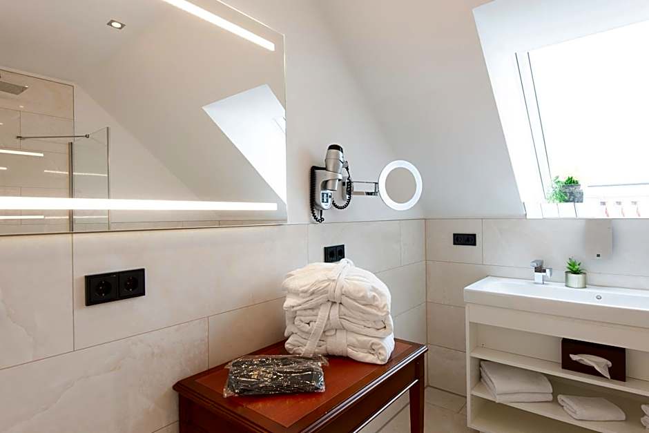 King's Hotel City Stay