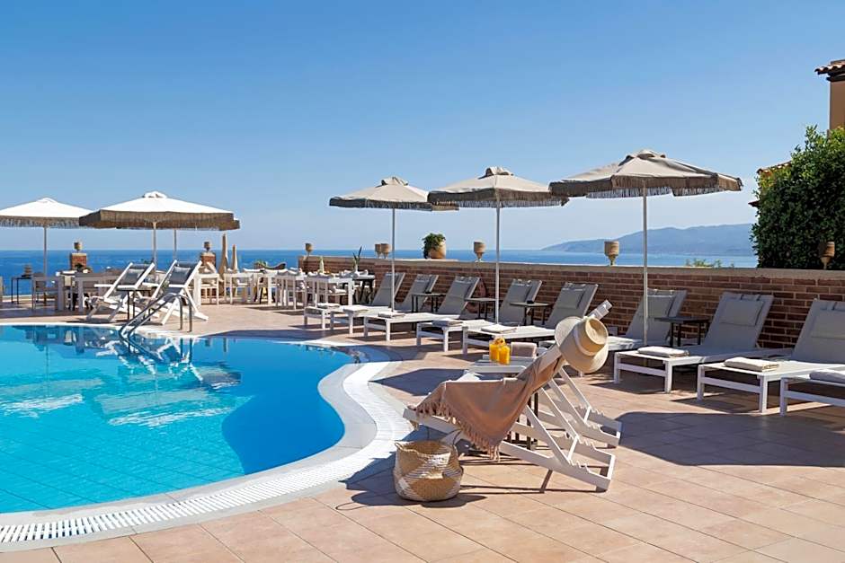 Driades Luxury Apartments by Estia