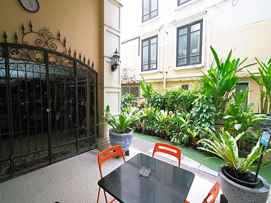 The Ecotel Bangkok Hotel